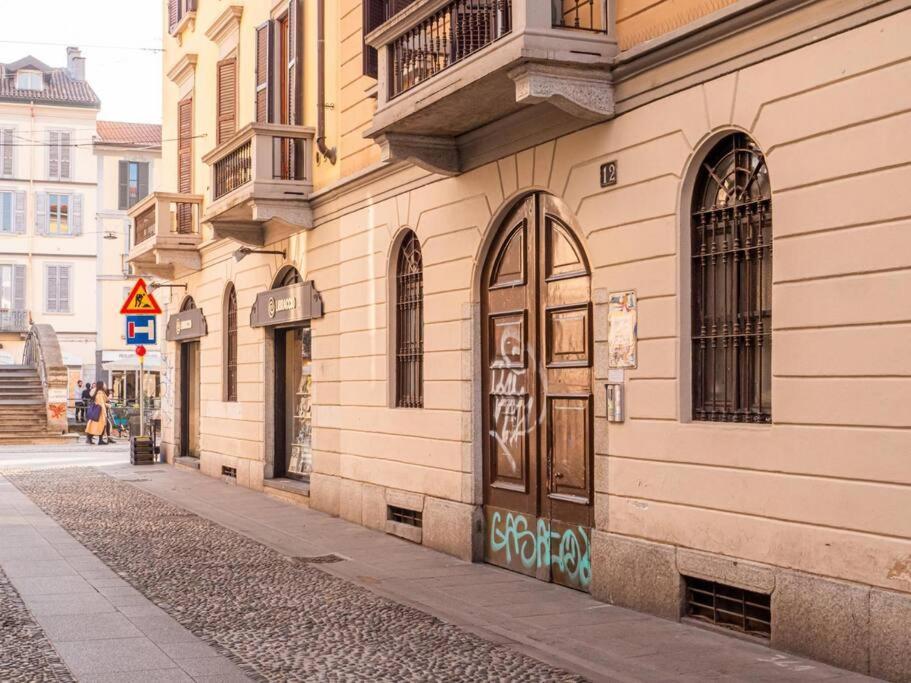 Romantic Flat On Navigli River By Easylife Milan Exterior photo