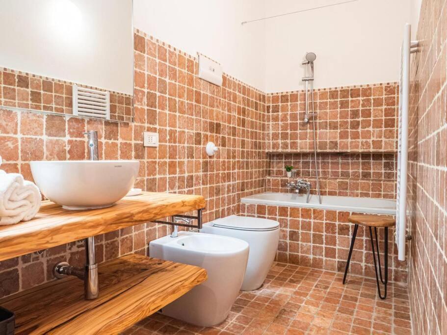 Romantic Flat On Navigli River By Easylife Milan Exterior photo